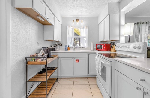 Orlando Beach Apartment | Walk to Beach - 2BR Between River & Ocean
