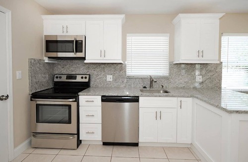 Santa Barbara Estates House | ~ Walk to Beach & Dining! ~ Private House with Pool