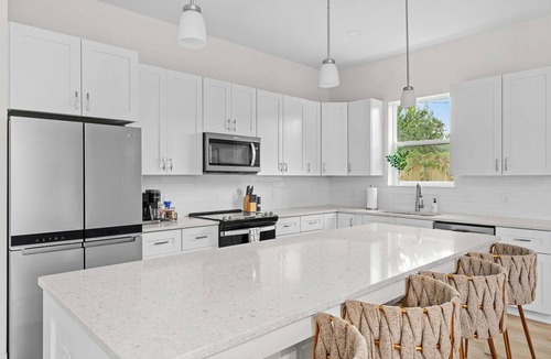 Laguna Beach Estates House | Walk to Beach|Free Heated Pool, Fire Pit, Theater