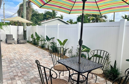 Delray Beach Cottage | Walk to Bustling Downtown Delray Beach