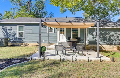 Central Arlington House | Walk to Cowboys Stadium! Arlington Home w/Yard