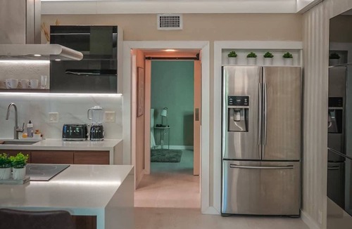 Victoria Park House | Walk to Las Olas | Private Patio + Modern Design
