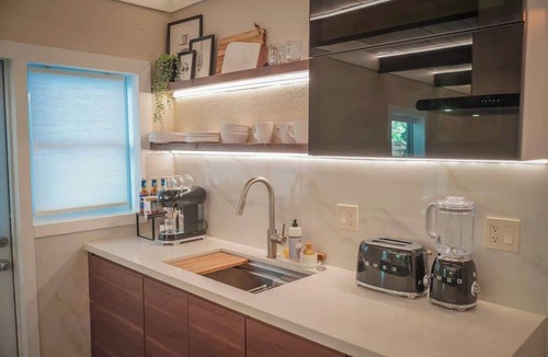 Victoria Park House | Walk to Las Olas | Private Patio + Modern Design