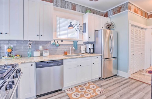Galveston House | Walk to Pleasure Pier! 'Rose's Beach House'