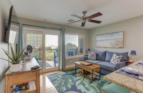 Galveston House | Walk to Seawall & Beach! Galveston Condo w/Pool