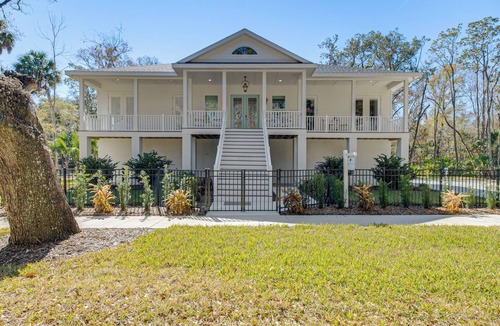 Crystal River Cottage | Walk to Springs, 700 Ft to Dtwn! Crystal River Gem