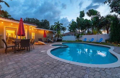 Santa Barbara Estates House | Walk To The Beach In Our Home W Spa & Billiards