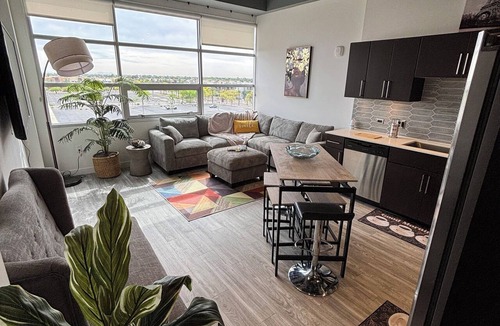 Glendale Sports and Entertainment District Apartment | Walk to Westgate, Stadium & Arena, Rooftop + 24-Hour Gym