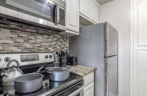 Arlington Apartment | Walk to World Cup Games! Near AT&T & Globe Life Field + Private Balcony