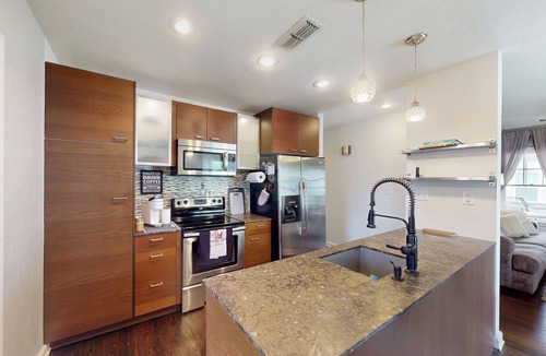 Downtown Cottage | Walkable Dixieland District Gem With Yard