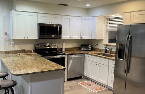 Rosemont House | Walking distance to the Atlantic and your favorite beachside restaurants!