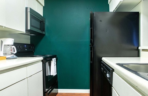 Hancock Apartment | WanderJaunt | Richards | 2BR | Central Austin