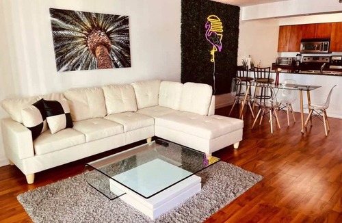 Brickell Condo | Warm and Tailored 1BR w Pool Hot tub GYM Parking