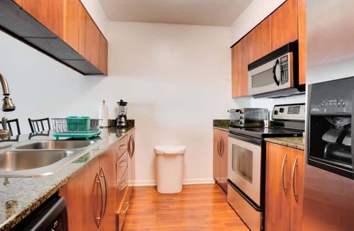 Brickell Condo | Warm and Tailored 1BR w Pool Hot tub GYM Parking