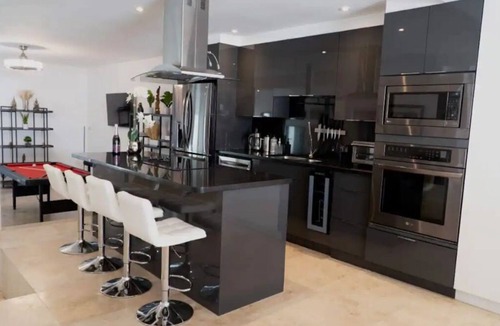 East Little Havana Villa | Water Front Villa Riviera