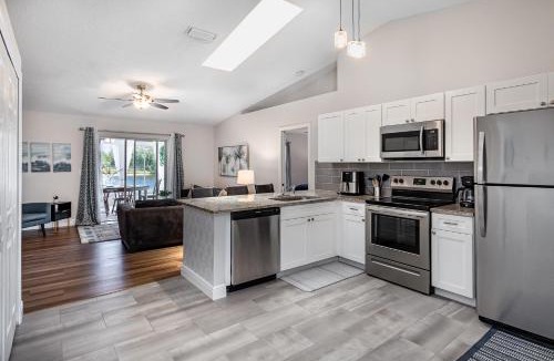 Lakeside House | Water view