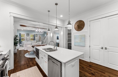 Watercolor House | WaterColor, Steps to Pool! LSV/Golf Cart, Bikes, 2 Masters! Pet Friendly!