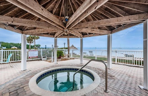 Bayview Condo | Waterfront 1 BR Condo Private Beach, Pool & Sunset Views 30 DAY MIN