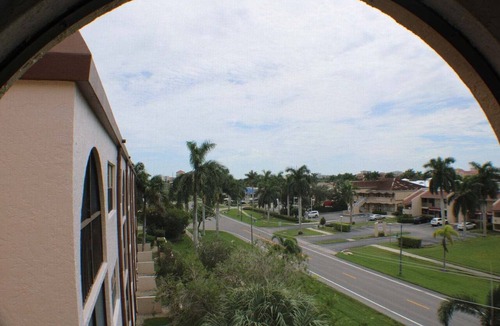 Marco Island Condo | Waterfront 1BR condo in Marco Island with pool, WiFi & marina access.