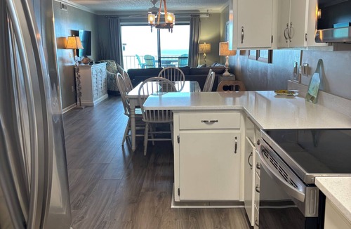 Crescent Beach Condo | Waterfront 2BR condo w/Gulf & pool views