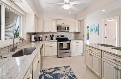 Marco Island House | Waterfront 2BR/2.5BA Marco Island home with pool and waterfront views