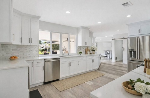 Landings House | Waterfront 4100sf 5-bedroom house in beautiful Fort Lauderdale, pool & 250' dock