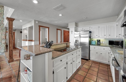 Walden on Lake Conroe House | Waterfront | 5BR | Balcony Views | Swim & Fish | Ping Pong & Games | Lake Conroe