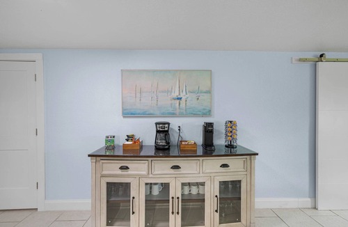 Spring Hill House | Waterfront/5BR w/Heated Pool/Kayaks & Ping-Pong