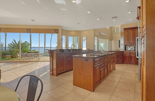 Rockledge House | Waterfront 8bd/6ba Sleep 17 Pool Dock 4 miles USSA