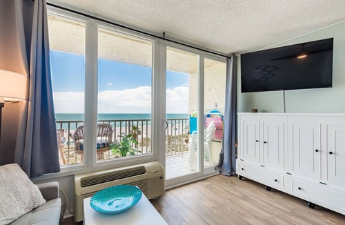 Sunset Beach Condo | Waterfront Condo w/KING sized Bed!