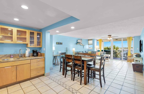 Meadows Condo | Waterfront Condo Dock Pool Near Duval St