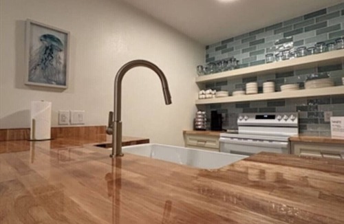 Port O Connor Villa | Waterfront Condo with Private Boat Slip and Community Swimming Pool