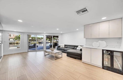 Garden Isles House | waterfront corner lot