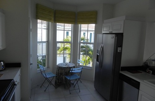 Crown Pointe Apartment | Waterfront Crown Pointe
