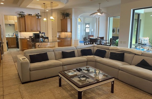 Broadwater House | Waterfront Executive home close to beaches and downtown St. Petersburg