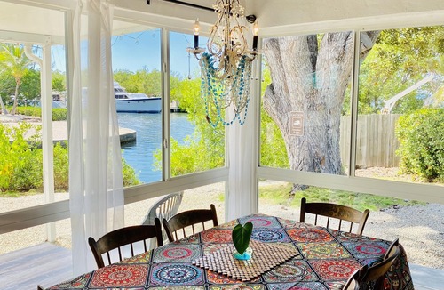 Islamorada Cottage | WATERFRONT FISHING COTTAGE/DOCKAGE + Walking distance to world famous Lorelei