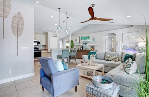 Yacht Club House | Waterfront Fun, Perfect for Everyone