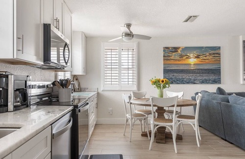 Englewood South House | Waterfront Getaway, a Boating Paradise