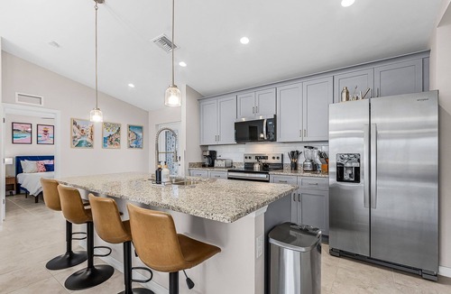 Mariner House | Waterfront Getaway - Fish from Backyard Canal
