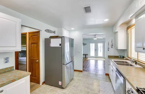 Panacea House | Waterfront home on Ochlockonee Bay, private beach, fishing, dock and kayaks