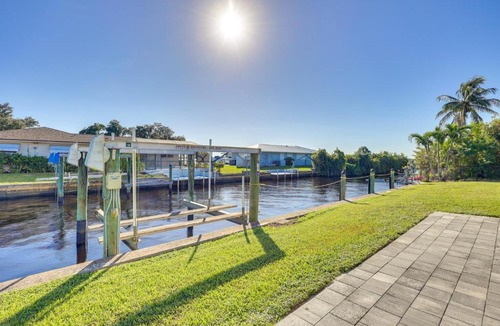 North Fort Myers House | Waterfront Home w/Boat Dock & Bar in N Fort Myers