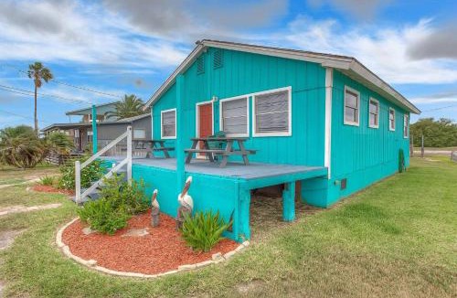 Flour Bluff House | Waterfront Laguna Madre Bayhouse - Fishing, Birding & Family Retreat