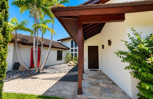 Lake Worth Villa | Waterfront Luxury Pool Gym I Spa I Smart Home