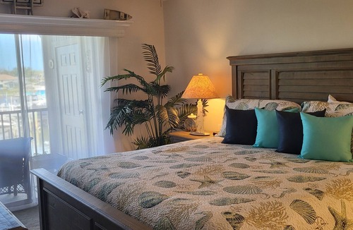 Englewood Condo | Waterfront Marina Isles Condo – Heated Pool, Hot Tub & Stunning Marina Views
