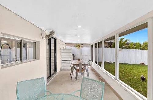 Hollywood Villa | Waterfront Modern Hollywood Hard Rock airport