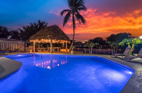 Lake Worth House | Waterfront Oasis w/Pool, Minigolf & TikiHut! Perfect for Families