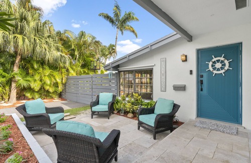 Cutler Bay House | Waterfront Oasis, The Lake House "Casa De Lago"