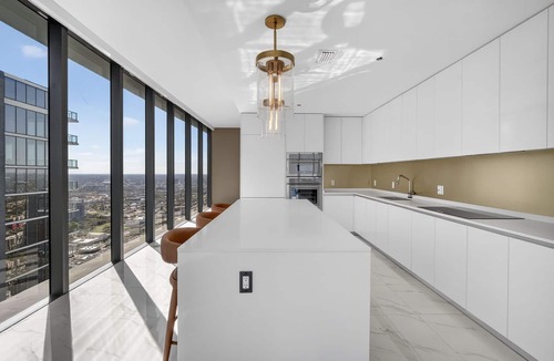 Midtown Apartment | Waterfront Opulent Sky Penthouse - Aria Reserve