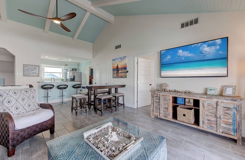 Key Allegro House | Waterfront Paradise-New Pool, Firepit, Boat Dock, 100yd from Littlebay