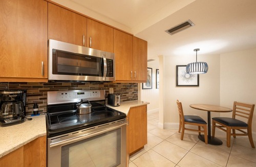 Historic Seaport Condo | WATERFRONT PENTHOUSE! Galleon Resort Key West, Sleeps 6, Private Beach